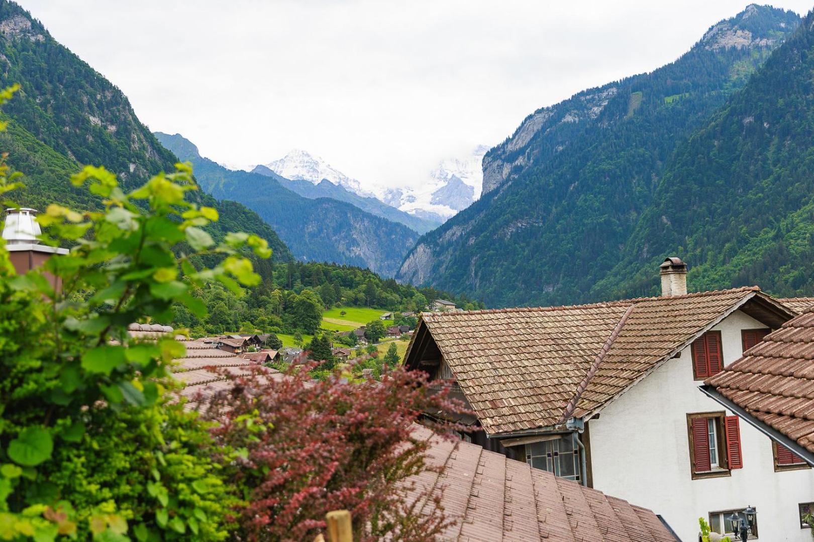 Charming Alpine Retreat By Apartments Capricorn Gsteigwiler Luaran gambar